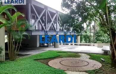 Imagem: A casa possui 4 Dormitórios, 5 Banheiros, 5 Vagas na garagem