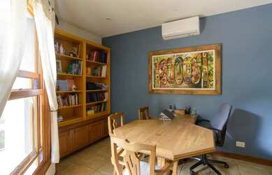 Imagem 13: Abaixo do valor - Casa em Estilo Toscano no Residencial 4 - Com vista para Mata Preservada