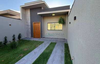 Imagem: A casa possui 3 Dormitórios, 3 Banheiros, 1 Vaga na garagem