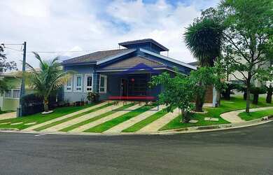 Imagem: A casa em condomínio possui 4 Dormitórios, 4 Banheiros, 5