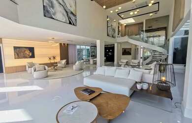 Imagem 8: Casa para aluguel possui 800 metros quadrados com 5 quartos