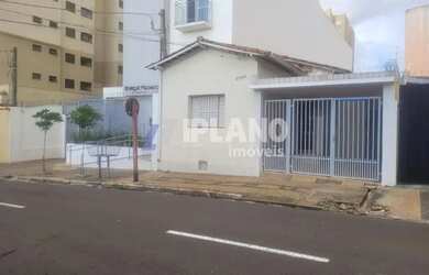 Imagem: A casa possui 4 Dormitórios, 3 Banheiros, 120m² de Área e