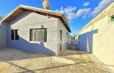 Imagem: A casa possui 2 Dormitórios, 2 Banheiros, 5 Vagas na garagem