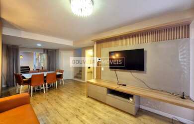 Imagem: A casa possui 3 Dormitórios, 2 Banheiros, 3 Vagas na garagem