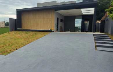 Imagem: A casa em condomínio possui 3 Dormitórios, 4 Banheiros, 2