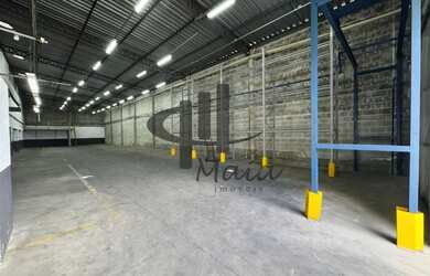 Imagem: O depósito possui 2 Vagas na garagem, 660m² de Área e está