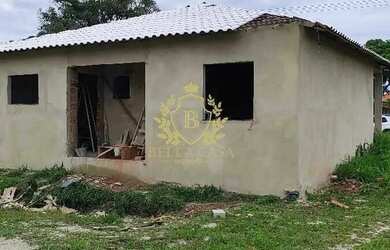 Imagem: A casa possui 3 Dormitórios, 1 Banheiro, 1 Vaga na garagem