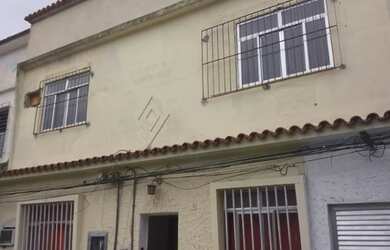 Imagem: A casa possui 2 Dormitórios e 1 Banheiro e está localizado