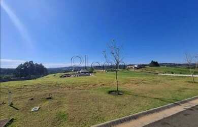 Imagem: O terreno possui 2.100m² de Área e está localizado em Loteamento