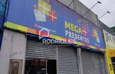 Imagem: O depósito para alugar possui e está localizado em Centro