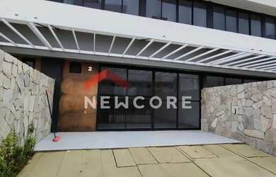 Imagem: A casa possui 3 Dormitórios, 3 Banheiros, 2 Vagas na garagem