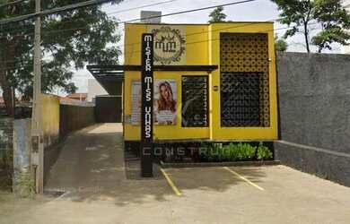 Imagem: O depósito possui 5 Vagas na garagem e 136m² de Área e está