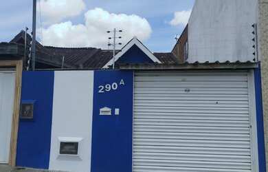 Imagem: A casa possui 2 Dormitórios, 2 Banheiros, 1 Vaga na garagem