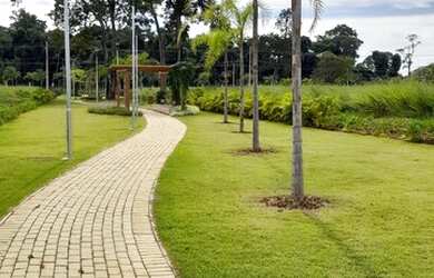 Imagem: A chácara possui 2400m² de Área e está localizado em Santo