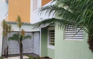 Imagem: O apartamento possui 2 Dormitórios, 1 Banheiro, 2 Vagas na