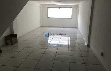 Imagem 11: Loja com 452m localizada na Rua 15 de Novembro, ao lado do Cart rio Eleitoral...