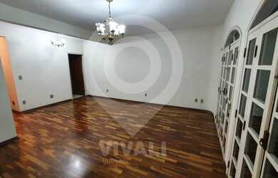 Imagem: O apartamento possui 2 Dormitórios, 1 Banheiro e 130m² de