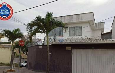 Imagem: A casa possui 2 Dormitórios, 2 Banheiros, 2 Vagas na garagem