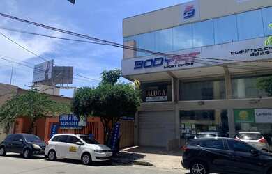 Imagem 2: Loja com 452m localizada na Rua 15 de Novembro, ao lado do Cart rio Eleitoral...