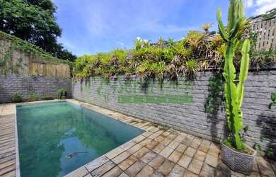 Imagem: O apartamento possui 4 Dormitórios, 1 Banheiro, 1 Vaga na garagem