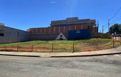 Imagem: O terreno possui 468m² de Área e está localizado em Loteamento