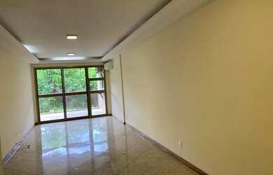 Imagem: O apartamento possui 2 Dormitórios, 2 Banheiros, 2 Vagas na