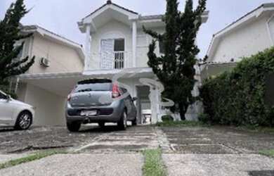 Imagem: A casa em condomínio possui 3 Dormitórios, 4 Banheiros, 5