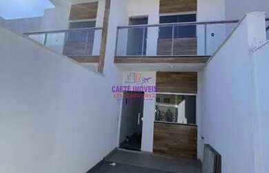 Imagem: A casa possui 2 Dormitórios, 1 Banheiro, 2 Vagas na garagem