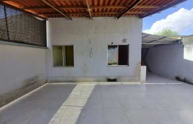 Imagem: A casa em condomínio possui 2 Dormitórios, 1 Banheiro, 2 Vagas