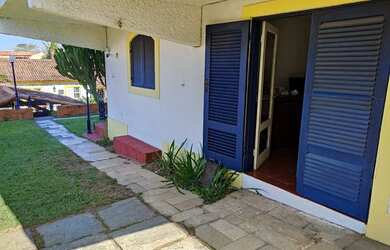 Imagem: A casa em condomínio possui 3 Dormitórios, 3 Banheiros, 2