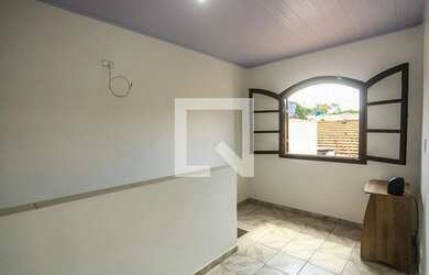 Imagem: A casa possui 2 Dormitórios, 1 Banheiro, 30m² de Área e