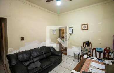 Imagem: A casa possui 2 Dormitórios, 1 Banheiro, 110m² de Área e