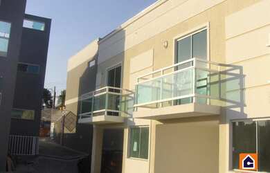 Imagem: A casa possui 2 Dormitórios, 1 Banheiro, 1 Vaga na garagem