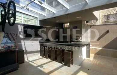 Imagem: A casa possui 3 Dormitórios, 3 Banheiros, 2 Vagas na garagem