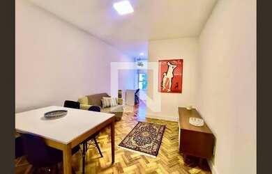 Imagem: O apartamento possui 2 Dormitórios, 2 Banheiros, 1 Vaga na