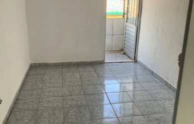 Imagem: A casa possui 2 Dormitórios, 1 Banheiro e está localizado