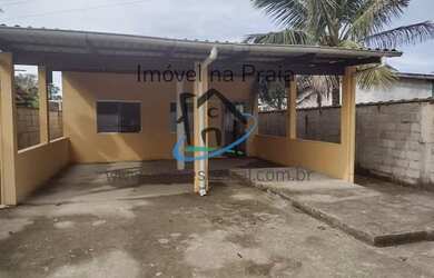 Imagem: A casa possui 2 Dormitórios, 2 Banheiros, 4 Vagas na garagem