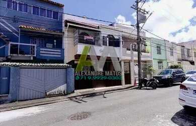 Imagem: A casa possui 4 Dormitórios, 2 Banheiros, 1 Vaga na garagem