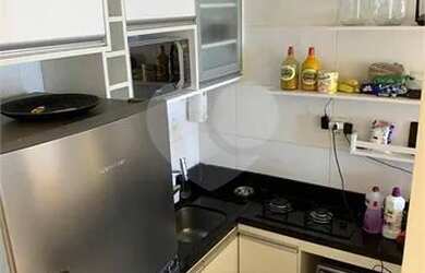 Imagem: O apartamento possui 1 Dormitório, 1 Banheiro, 1 Vaga na garagem