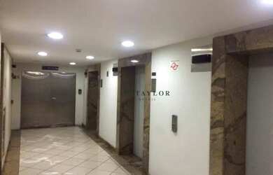 Imagem: O depósito possui 5 Vagas na garagem, 586m² de Área e está