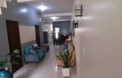 Imagem: A casa possui 2 Dormitórios, 2 Banheiros, 1 Vaga na garagem