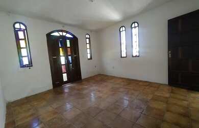 Imagem: A casa possui 2 Dormitórios, 2 Banheiros, 80m² de Área e