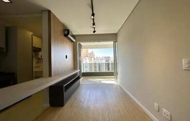 Imagem: O apartamento possui 1 Dormitório, 1 Banheiro, 1 Vaga na garagem