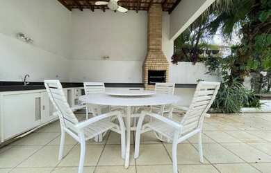 Imagem: A casa em condomínio possui 3 Dormitórios, 4 Banheiros, 4