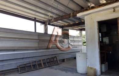 Imagem 8: Três casas em Cordovil. Varanda, Área de serviço, 316m² de Áreae3...