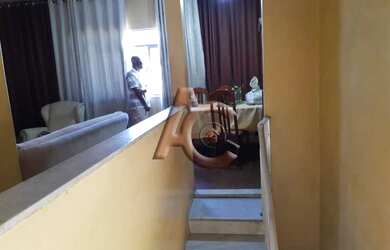 Imagem 3: Três casas em Cordovil. Varanda, Área de serviço, 316m² de Áreae3...