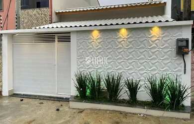 Imagem: A casa possui 2 Dormitórios, 2 Banheiros, 2 Vagas na garagem