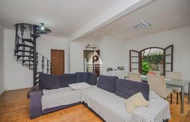 Imagem: A casa em condomínio possui 3 Dormitórios, 2 Banheiros, 3