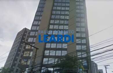 Imagem: O depósito possui 5 Vagas na garagem, 640m² de Área e está