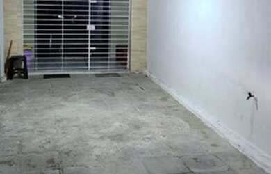 Imagem: A casa possui 3 Dormitórios, 2 Banheiros, 3 Vagas na garagem